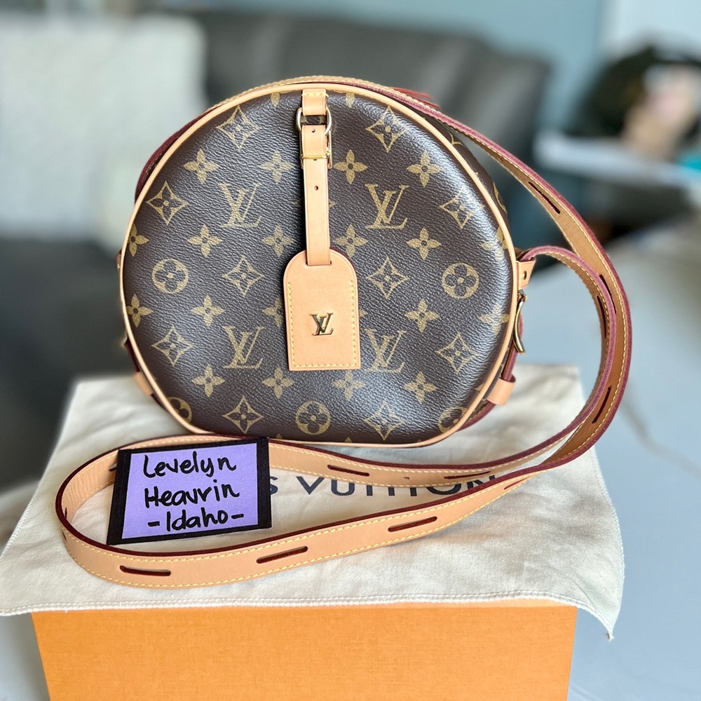 SOLD-Authentic Louis Vuitton Boite Chapeau Souple MM Monogram